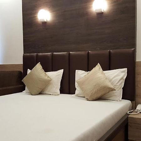 Hotel Oasis Βομβάη Εξωτερικό φωτογραφία