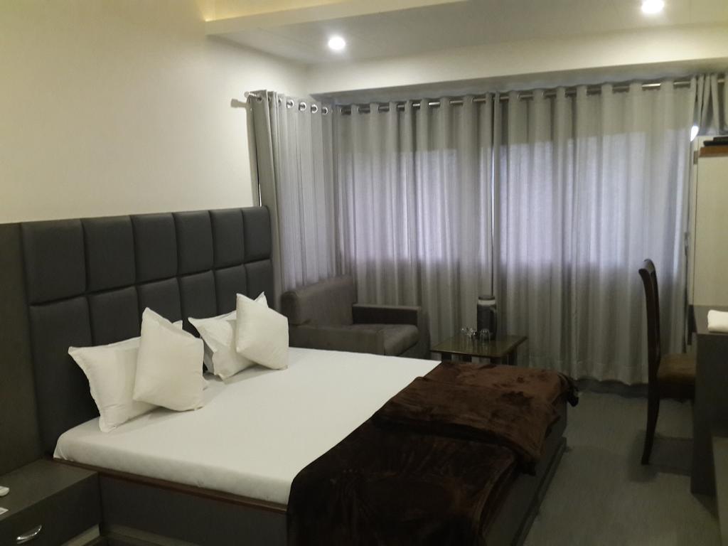 Hotel Oasis Βομβάη Εξωτερικό φωτογραφία