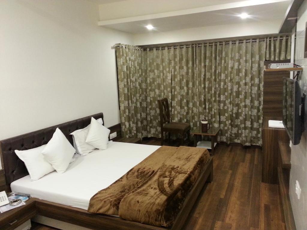 Hotel Oasis Βομβάη Εξωτερικό φωτογραφία